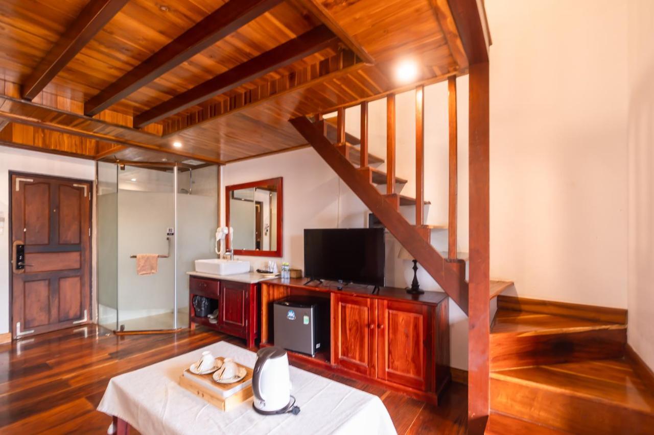 Wisdom Mystery Hotel Luang Prabang Luaran gambar